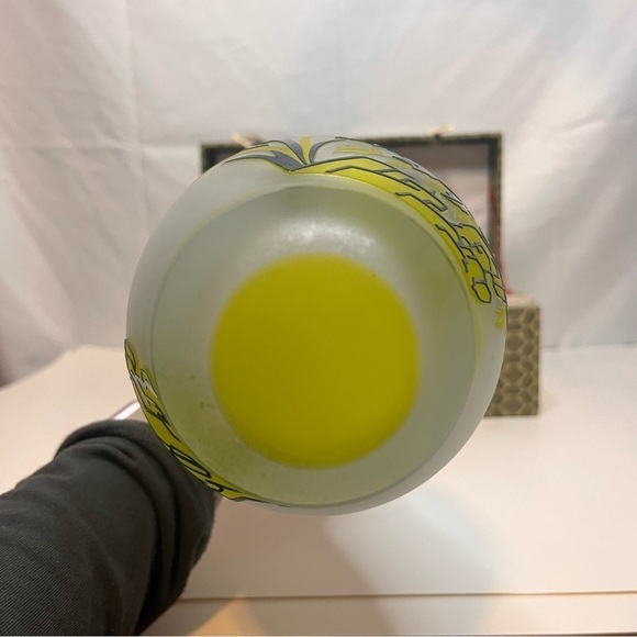 VINTAGE CUNJING Chinese Art Glass, Yellow Vase with Certificate, approx 9 1/2” - Picture 10 of 16